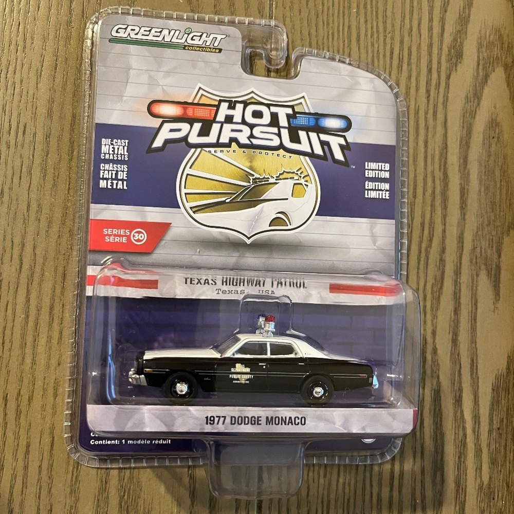 Greenlight Hot Pursuit 1977 Dodge Monaco Texas Highway Patrol 1/64 Scale